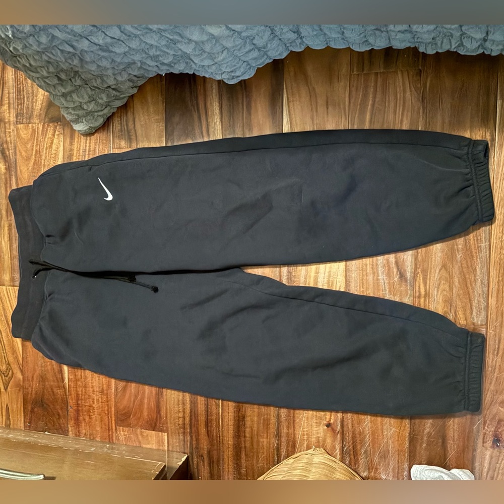 Nike Women’s Black Fleece Joggers | Swoosh Logo | Cozy Sweatpants - Picture 2 of 7